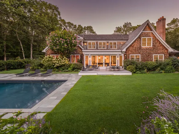 450 Middle Line, Bridgehampton, NY 11932