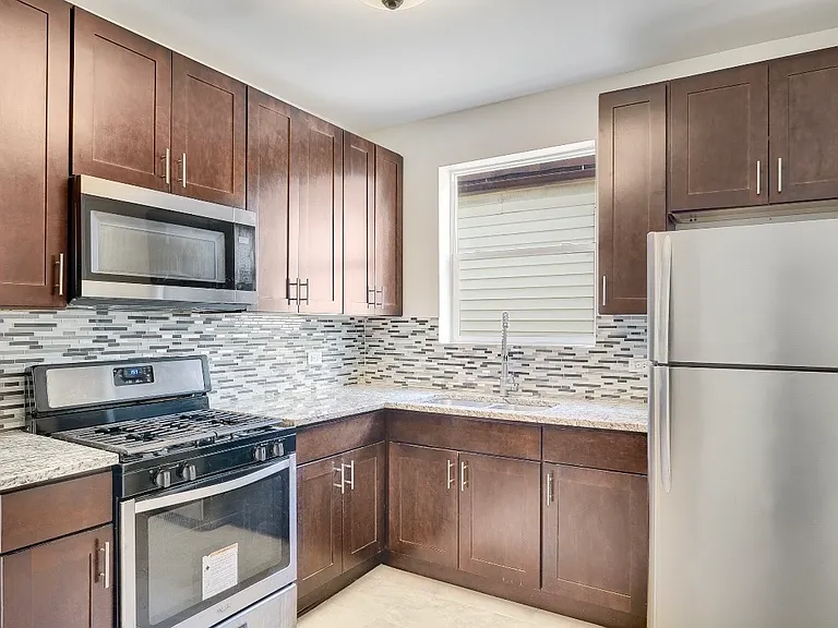 7302 S Kenwood Ave #2 — Photo 6