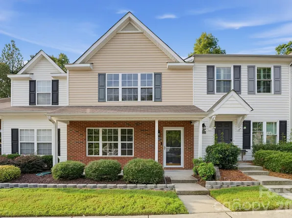 1527 Maypine Commons Way, Rock Hill, SC 29732