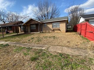 811 Sherwood Dr, Hugo, OK 74743