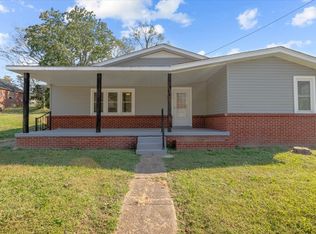 112 Washington Ave, Camden, TN 38320