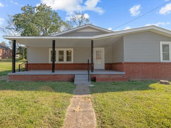 112 Washington Ave, Camden, TN 38320