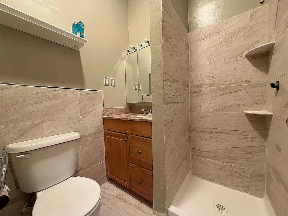 1207 Jackson Ave #1L