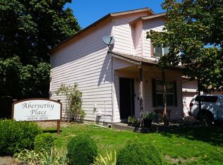 Beautiful Two bedroom townhome Available now!, Portland, OR 97267