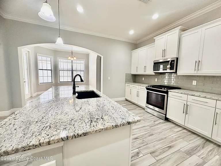 2523 Rodina Dr — Photo 9