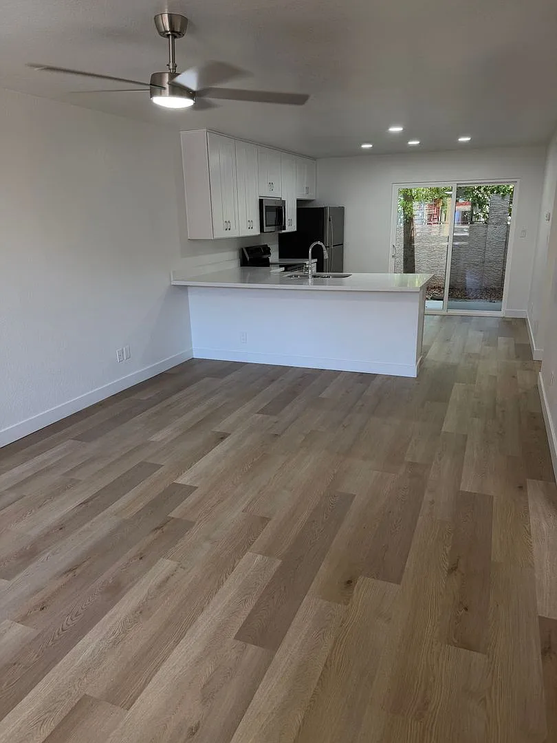 Remodeled 2 bedroom 2 bath close to ASU! — Photo 4