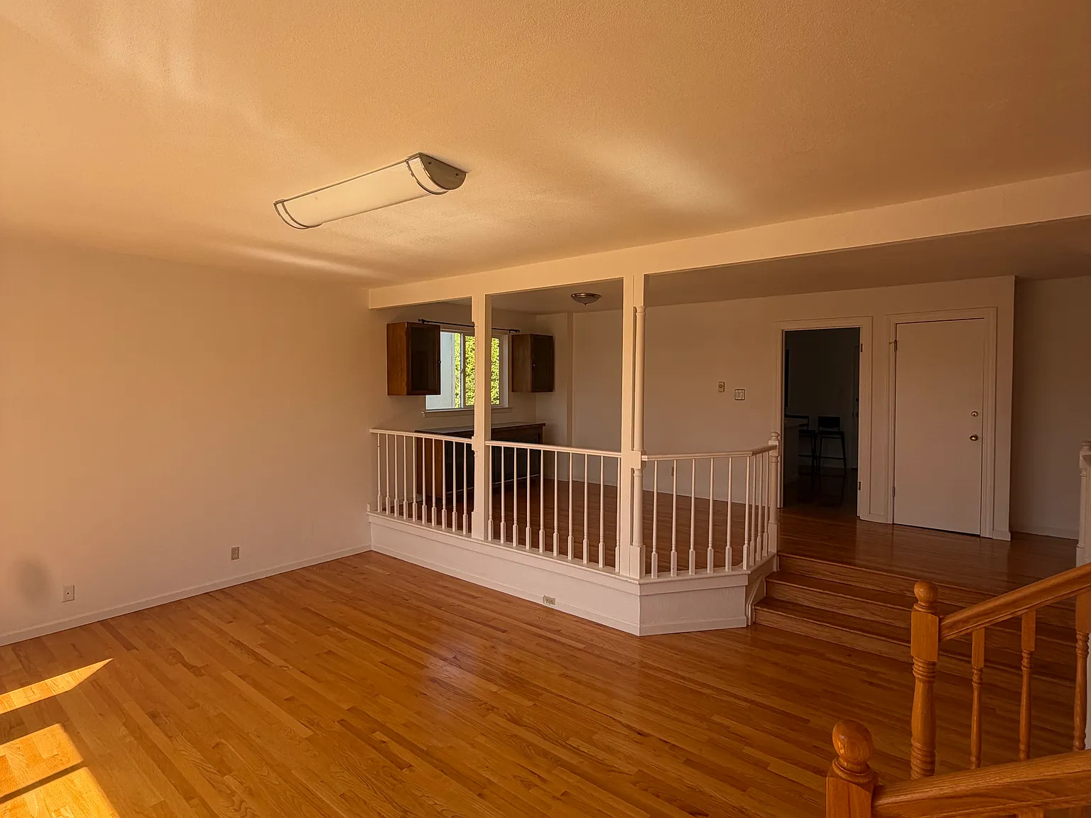 7 bed, 2860 sqft, $11,000 — Photo 3
