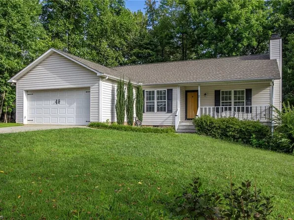 7 Meadow Lark Ln, Thomasville, NC 27360