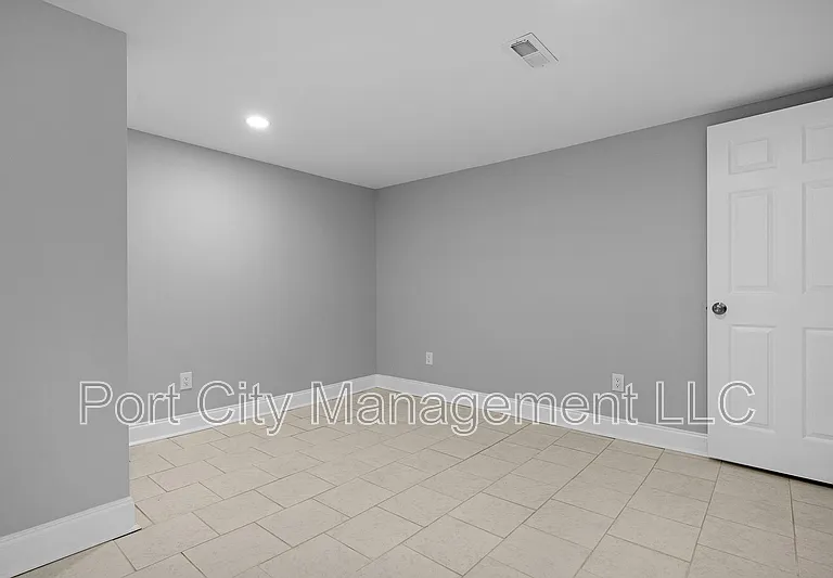 4902 Gilray Dr — Photo 11
