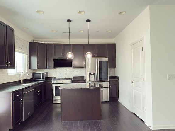 3rd image of 3211 Coral Ln #3211