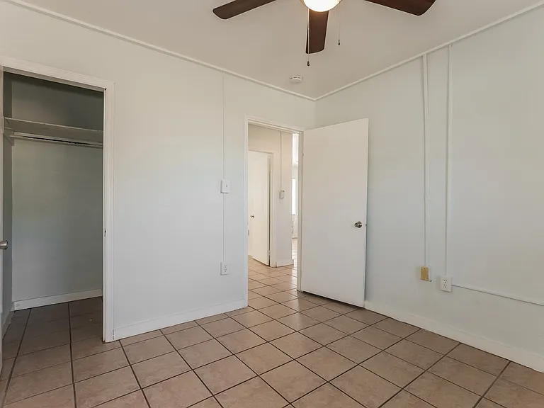 315-D Streetunit #2 — Photo 10