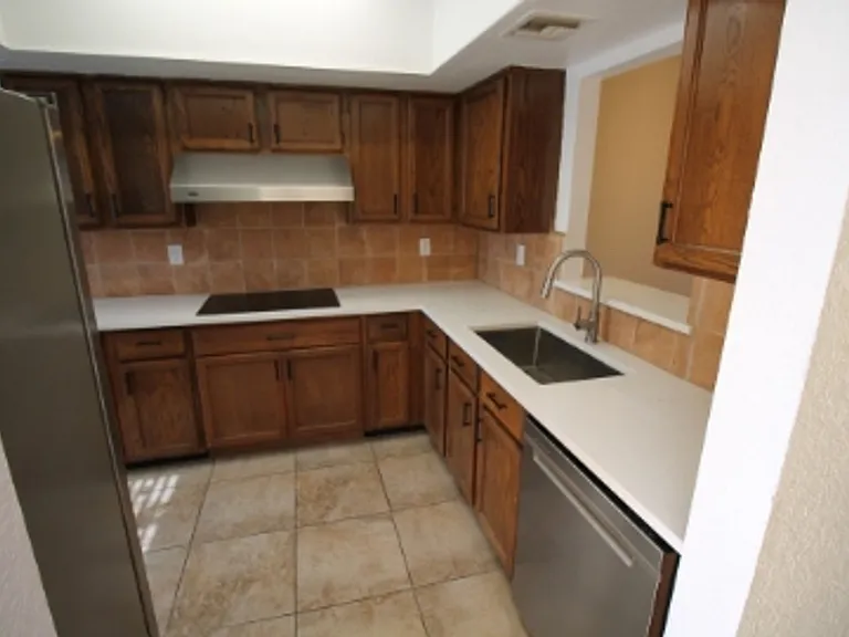 2486 N Ironwood Ridge Dr — Photo 5