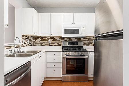 5th image of 5739 Blendon Place Dr #54B