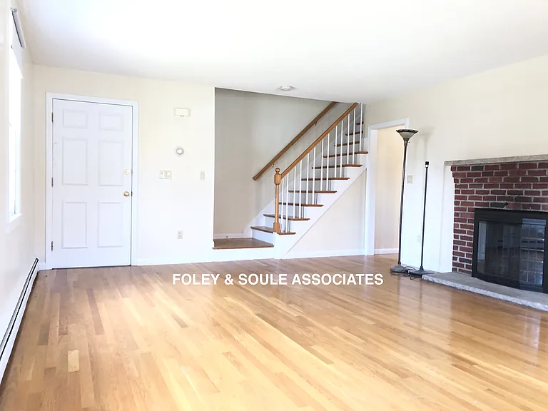 7 Oak St #5 — Photo 8