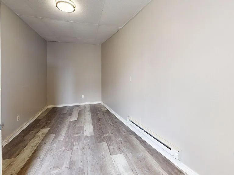 2550 Elyria Ave — Photo 42
