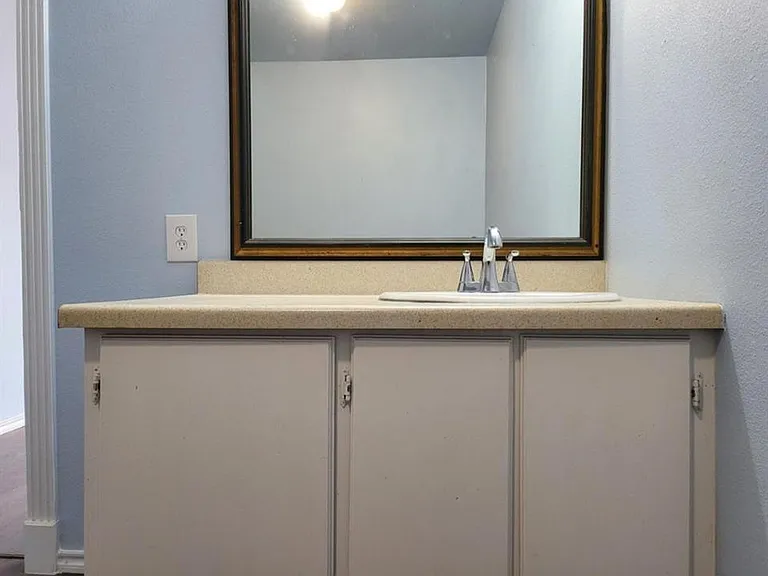 411 Cooke St — Photo 11
