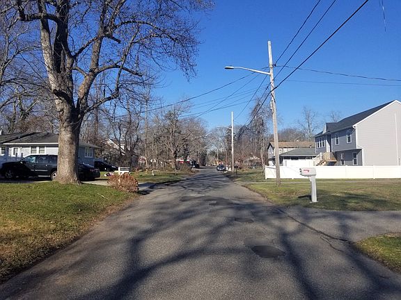 5th image of 60 Lakeview Dr