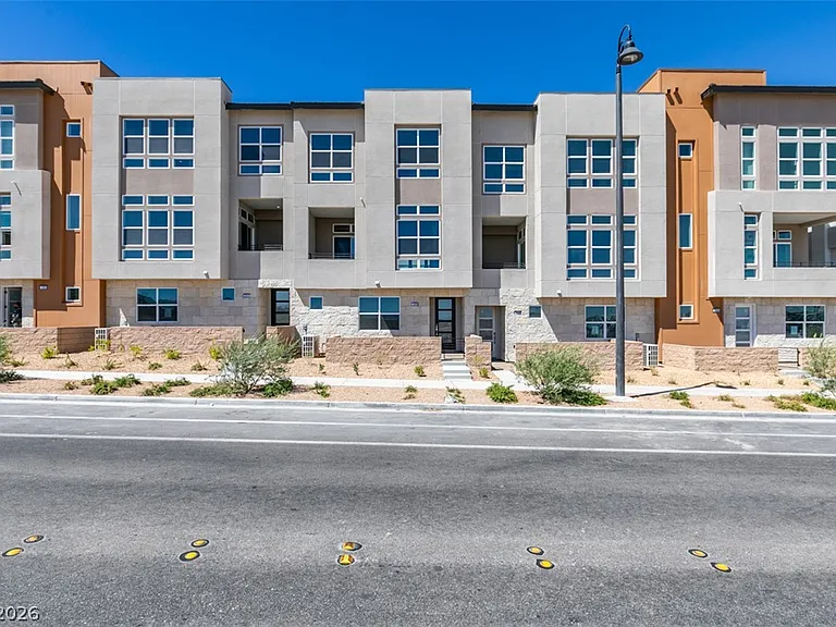 2498 Indigo Mountain St — Photo 4