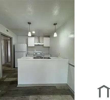 5647 Gaston Ave #109 — Photo 3