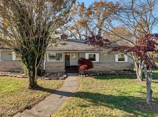 102 Nolan Rd, Oak Ridge, TN 37830