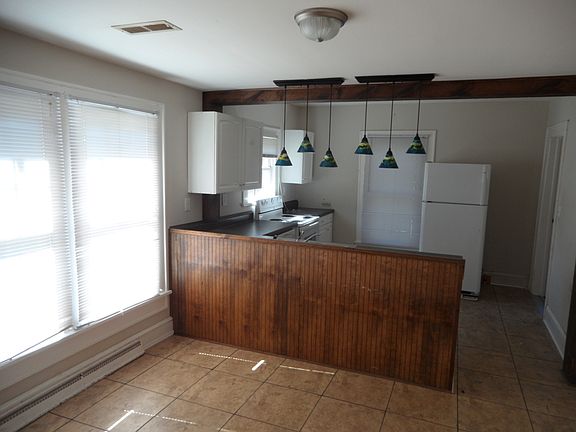 4th image of 202 S 17th Ave