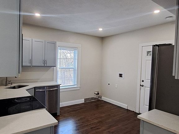 3rd image of 7 Samoset St APT 2