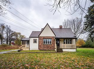 5082 Bay View Rd, Hamburg, NY 14075