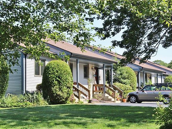 2nd image of 30 Acorn Ct APT G2