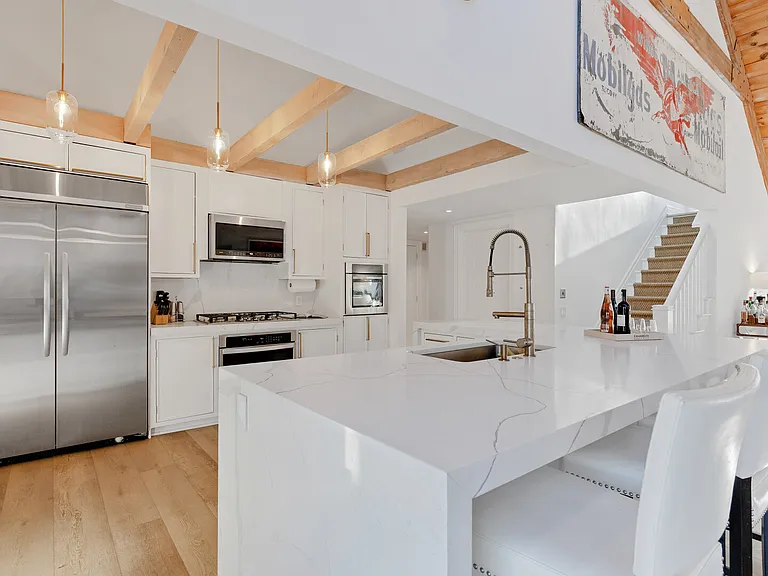 44 Greenleaf Ln — Photo 16