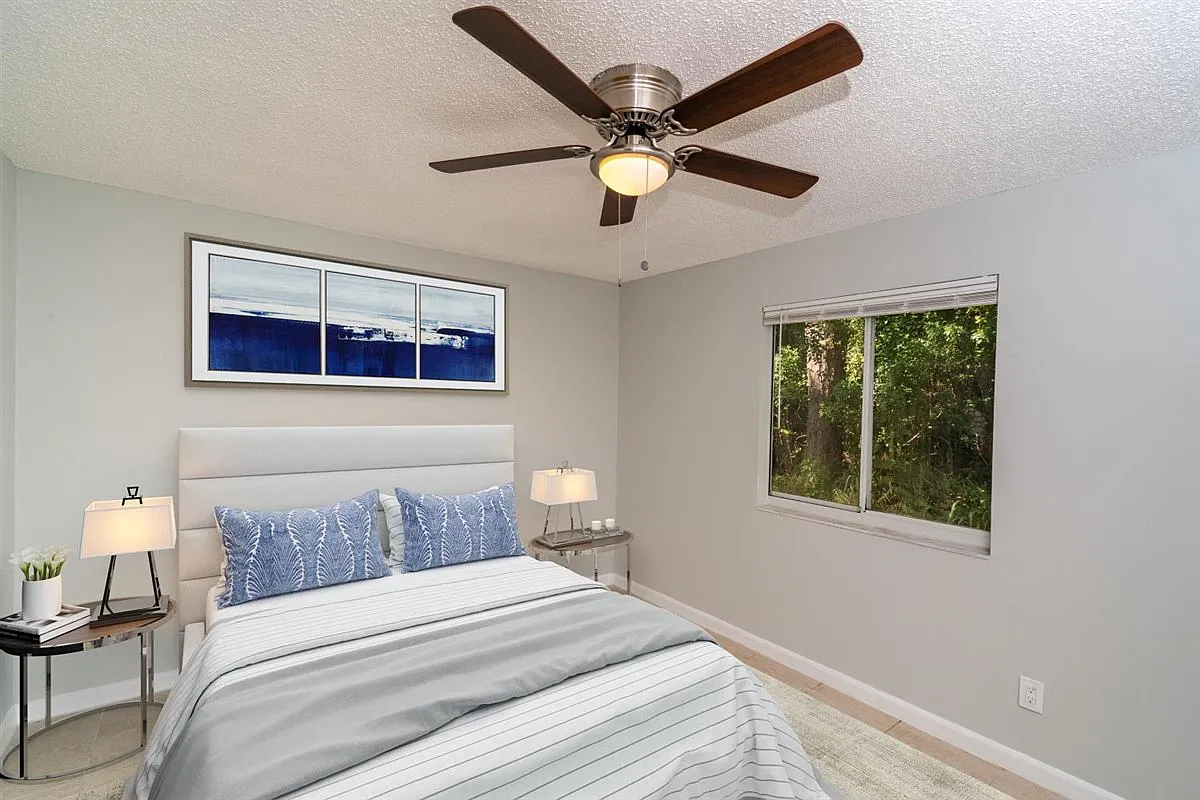 2 bed, 972 sqft, $1,595 — Photo 4