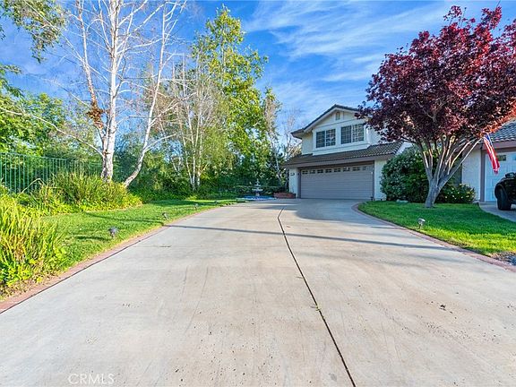 2nd image of 10 Valley Crest Rd