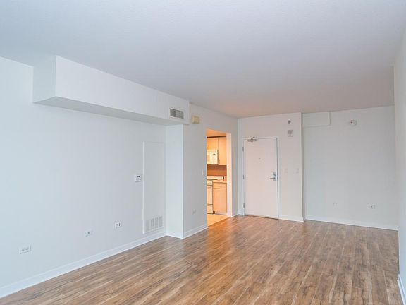 4th image of 425 W Beech St Fl 5th