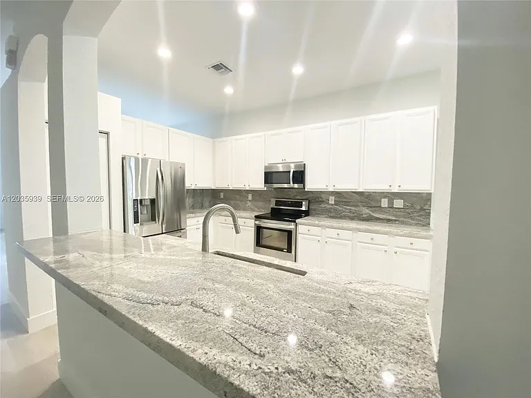 4413 W Whitewater Ave — Photo 4