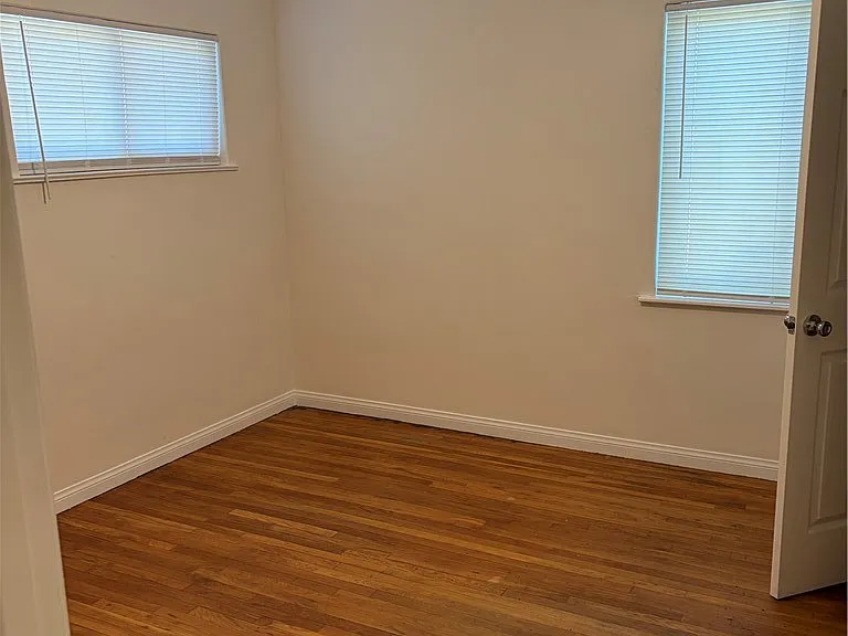 749 N Viceroy Ave — Photo 9