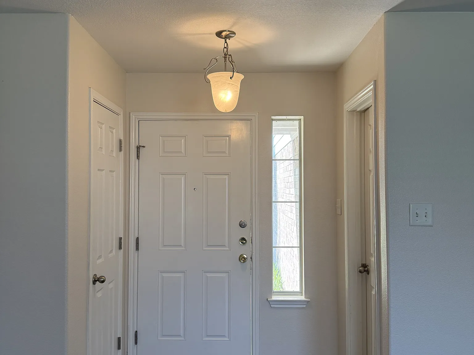 3 bed, 2.5 bath, 1743 sqft, $1,780 — Photo 4
