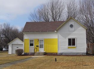 209 N West St, Carroll, IA 51401