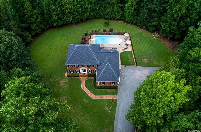 1st image of 18237 Flemings Mill Dr