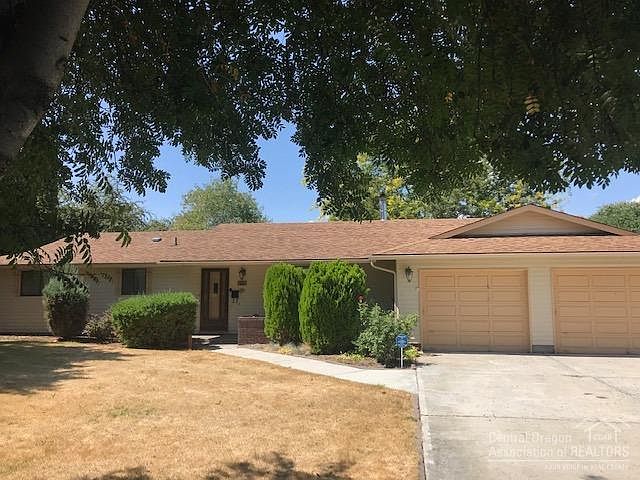 1st image of 2721 NE Buckboard Ln