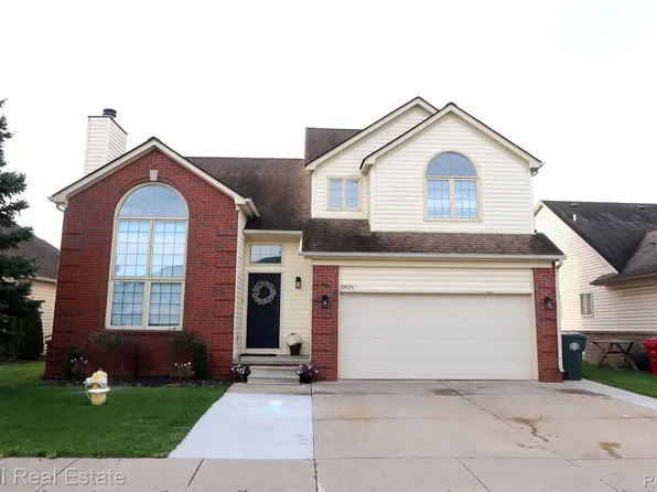26174 Rosebriar Dr, Chesterfield, MI 48051