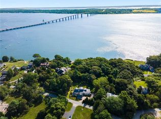 60 Wilbur Hazard Rd, Saunderstown, RI 02874