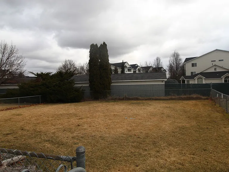 6806 N Hamilton St — Photo 15