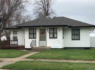 304 W 2nd St, Adrian, MN 56110