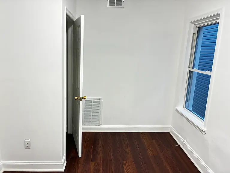 73 Wolcott Ter #2R — Photo 14