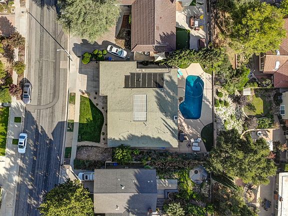 4th image of 2626 Mountain Pine Dr