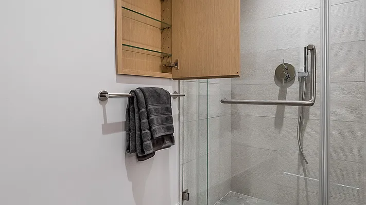 Bathroom, photo 2