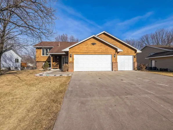 8976 Norwood Ln N, Maple Grove, MN 55369