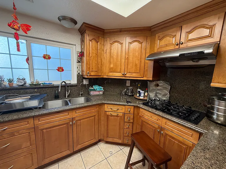 26009 Atherton Ave — Photo 7
