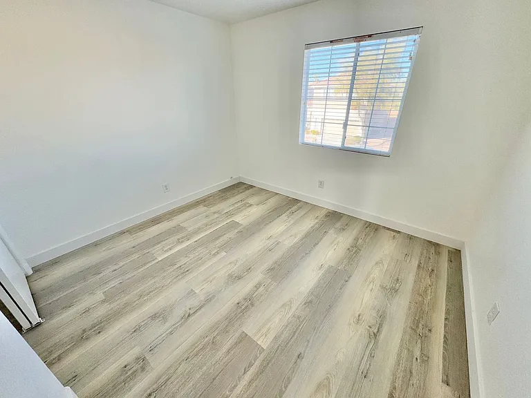 9511 Spring Blush Ave — Photo 13