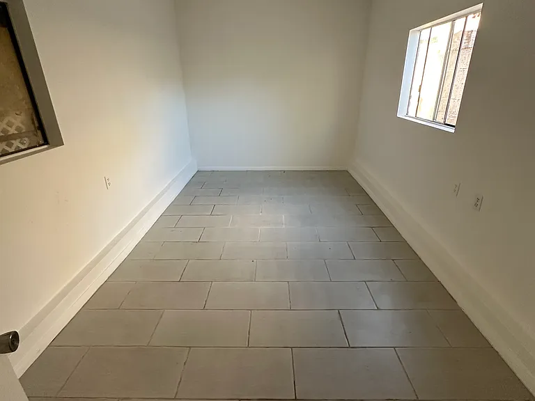 636 W Buckthorn St — Photo 14