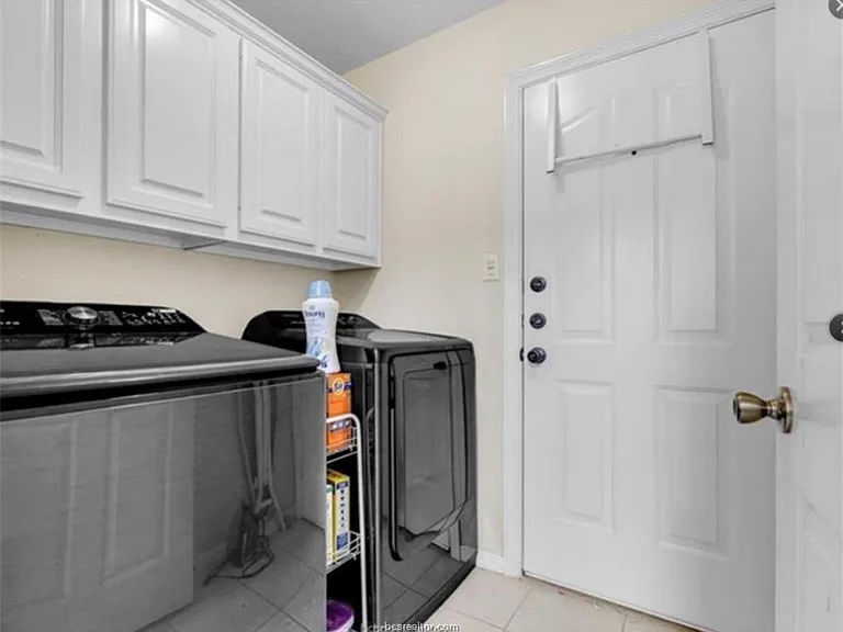 3818 Dresden Ln — Photo 10